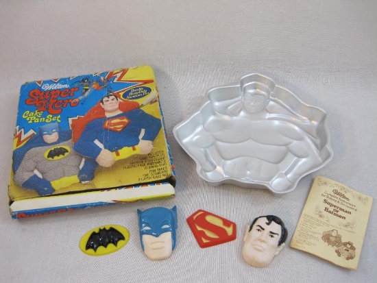 Wilton Super Hero Cake Pan Set in original box, 1977 DC Comics, 1 lb 2 oz