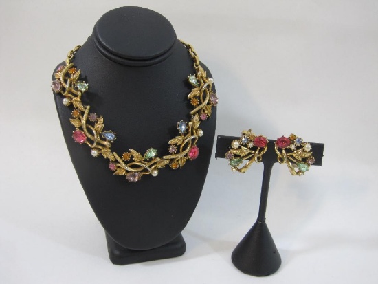 Beautiful Necklace and Earring Set: Gold Tone with Flowers, 2 oz