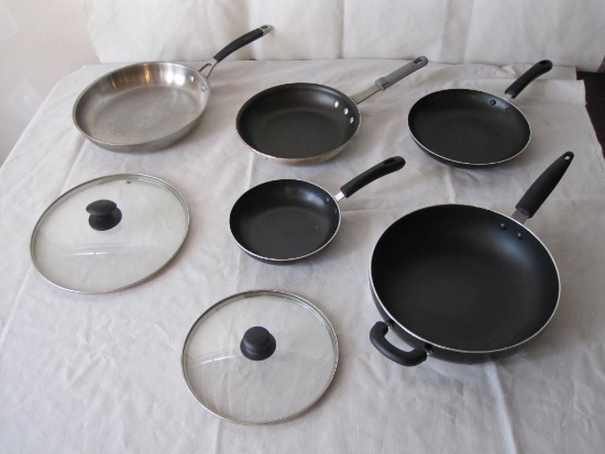 Four Teflon and One Stainless Steel Frying Pan with Two Glass Lids