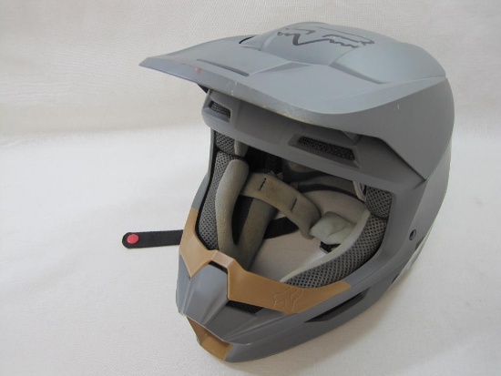 Fox MVRS V1 Matte Helmet, Model V1 ST-1585, Gray Size XS, DOT Certified
