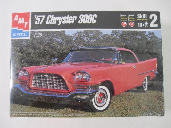 AMT Ertl 1957 Chrysler 300C Model Kit, 1/25 Scale, Factory Sealed, No. 30046, 2000 Ertl Co., 14 oz