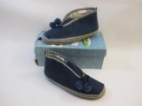 Deer Stags Navy Slipperooz, size 9 Medium, new in box (see pictures for condition box), 1 lb 3 oz