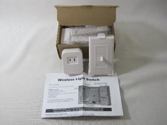 HandySwitch Set of 3 Home Wireless Light Switch Outlets, New in Box