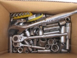 Ratcheting Socket Wrenches with Sockets