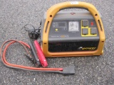 Xpower By Xantrex Powerpack 600 Heavy Duty with working AM/FM Radio