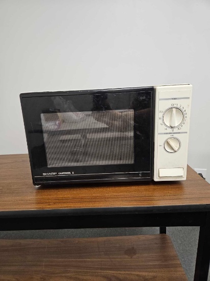 Sharp Carousel II 600 Watt Microwave with Analog Timer