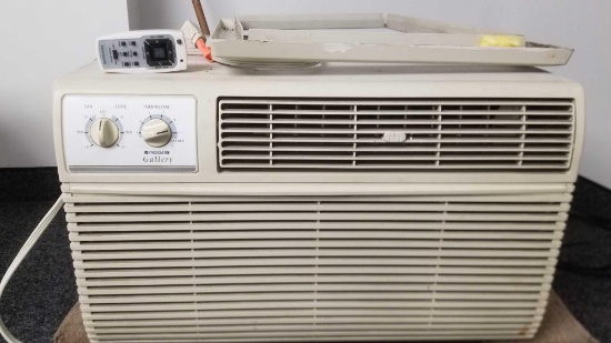 Fridgidaire Gallery Air Conditioner, working condition with remote