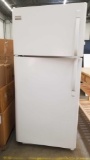 Frigidaire 18.2 sq ft Refridgerator, in working condition, see pictures for exact dimensions and