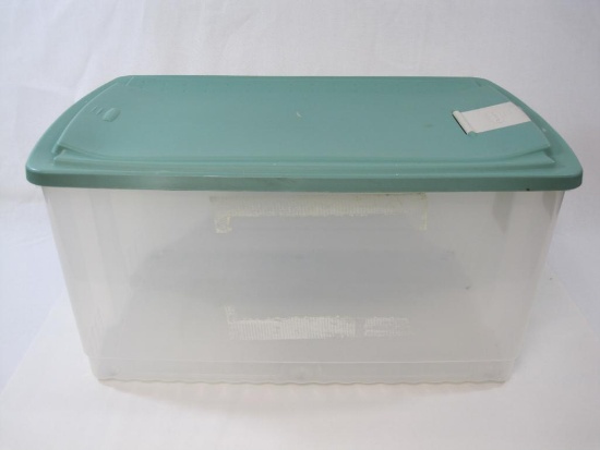 Rubbermaid Freshtops 19 Gallon Clear Storage Box