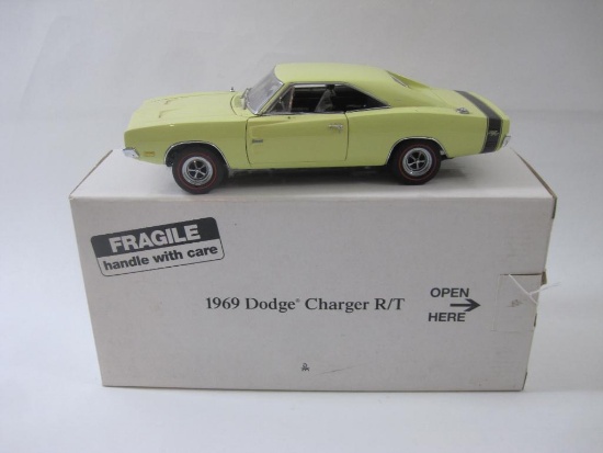 Danbury Mint 1969 Dodge Charger R/T Diecast Car in Original Box, 2 lbs 2 oz