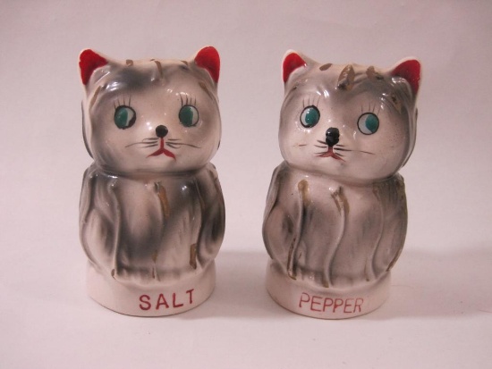 Vintage Tilso Cat Salt and Pepper Shaker Set with Noisemakers, noisemaker does not appear to work AS