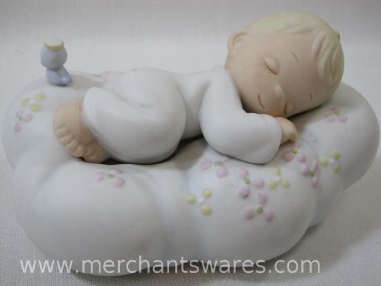 Precious Moments Safe In The Arms Of Jesus, 1992 Enesco Corporation, 9 oz