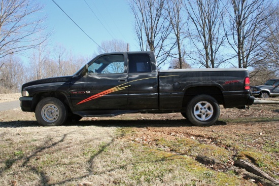 1998 Extended Cab Ram 1500 V8 Magnum with Bed Cover