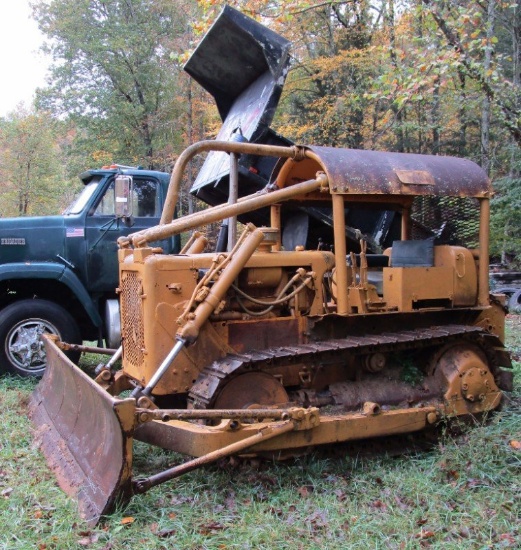 Cat D4 dozer with wrench, RUNS