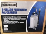 NEW ROUGHNECK 8 GALLON PNEUMATIC OIL CHANGER