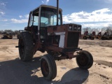 INTERNATIONAL 1086 TRACTOR, 2WD, DUAL REMOTES, 540/1000 PTO, 3PH, CAB(doors missing. Reverse linkage