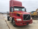 2007 VOLVO DAY CAB ROAD TRACTOR, VIN: 4V4M19GHX7N432014, SINGLE AXLE, VOLVO VE D12 435HP DIESEL