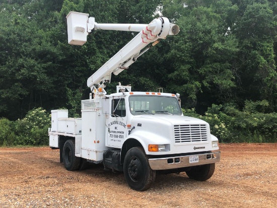 1995 INTERNATIONAL 4700 BUCKET TRUCK, DT 466 DIESEL ENGINE, AUTO TRANS, 249,380 MILES, PTO, ALTEC