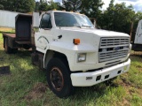 FORD F700 CAB AND CHASSIS TRUCK