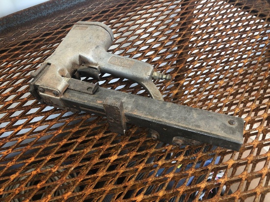 NAIL GUN