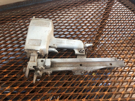 NAIL GUN