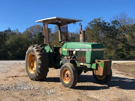 JOHN DEERE 2240 AG TRACTOR