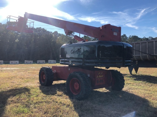 GENIE S85 BOOM LIFT
