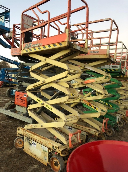 SCISSOR LIFT