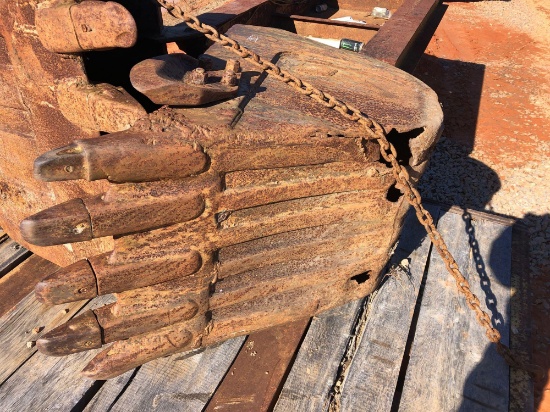 HENSLEY EXCAVATOR BUCKET