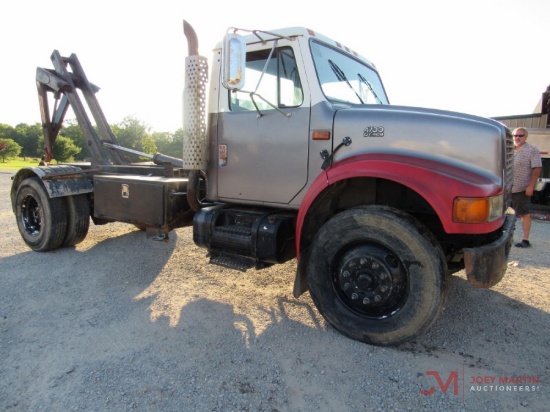 1994 INTERNATIONAL 4700 DAY CAB HOOK TRUCK