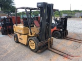 CAT V40D FORKLIFT