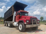 1997 MACK RD688S TRI-AXLE DUMP TRUCK