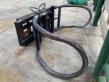 HYDRAULIC BALE CLAMP ATTACHMENT