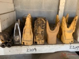 VARIOUS NEW AND USED EXCAVATOR BUCKET TEETH