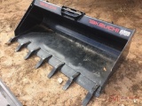 NEW TAKEUCHI BUCKET