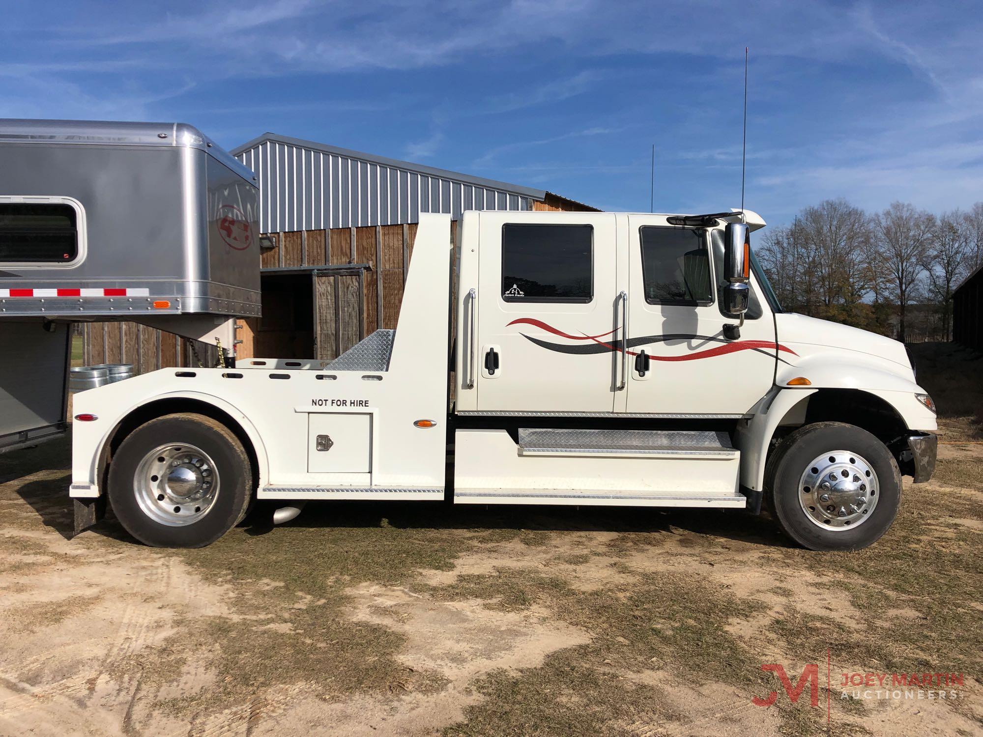 2006 INTERNATIONAL 4400 2-L CUSTOM HAUL TRUCK | Proxibid
