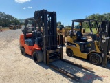 TOYOTA 7FHCU45 STRAIGHT MAST FORK LIFT