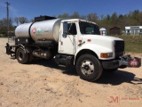 2002 DISTRIBUTOR TRUCK