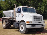 1998 INTERNATIONAL 8100 6X4 SPREADER TRUCK