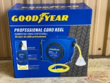 (1) NEW GOODYEAR 40' EXTENSION CORD REEL