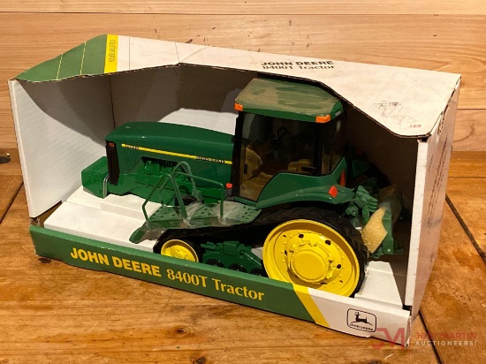 ERTL JOHN DEERE 8400T TRACTOR, 1:64 SCALE(AGES 8+)