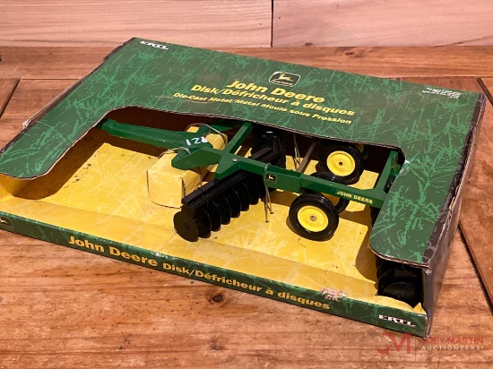 JOHN DEERE DISK (AGES 8+)