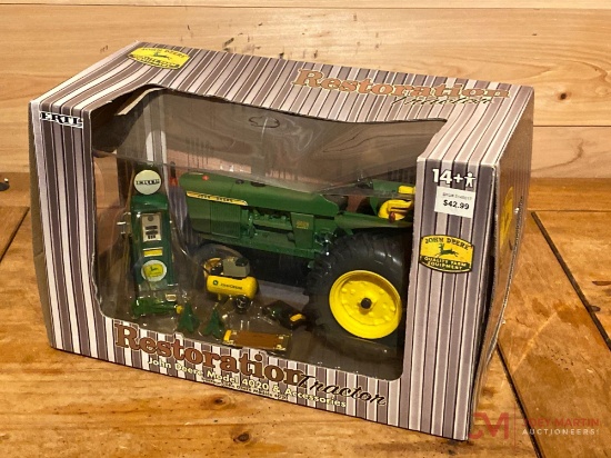 JOHN DEERE RESTORATION TRACTOR MODEL 4020, (AGES 8+)