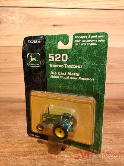 JOHN DEERE 520 ERTL 1/64 SCALE