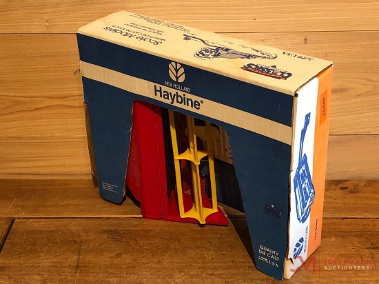 COUNTRY CLASSICS NEW HOLLAND HAYBINE, 1:16 SCALE