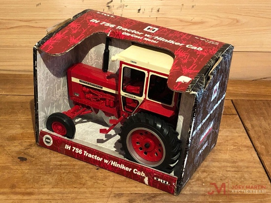 IH 756 TRACTOR W/HINKER CAB 1/16 SCALE