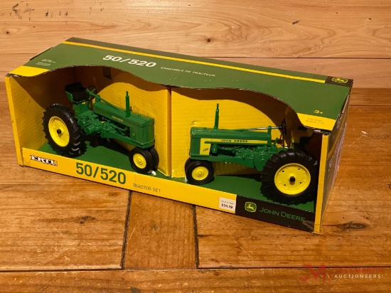 ERTL JOHN DEERE 50/520 TRACTOR SET(3+)