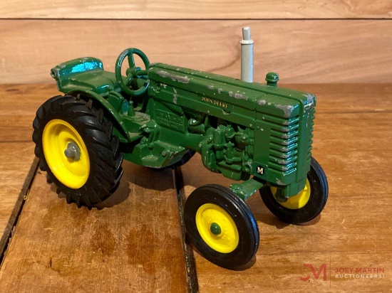 JOHN DEERE TRACTOR
