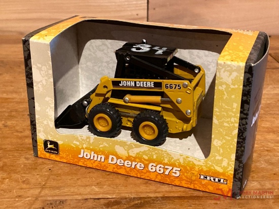JOHN DEERE 6675 ERTL, 1:32 SCALE (AGES 8+)