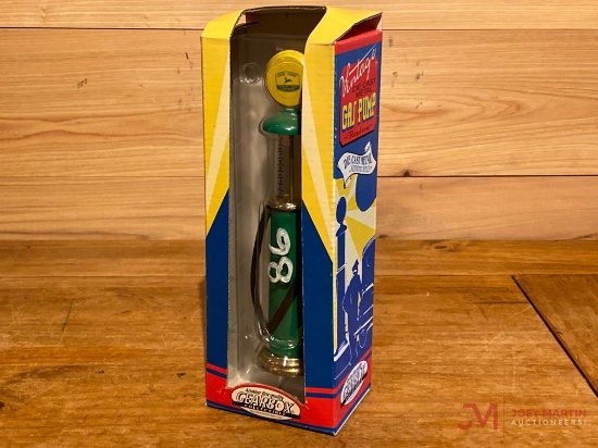 GEARBOX COLLECTIBLES GAS PUMP (AGES 8+)